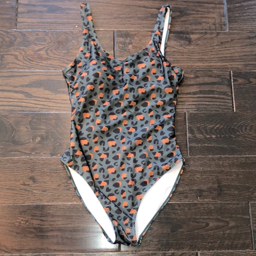 Nicole Miller one piece swimsuit size small new with tags MSRP $120 - Picture 1 of 7